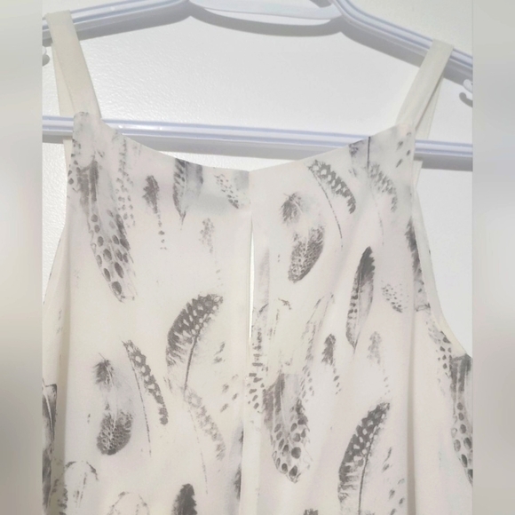 Dex Sleeveless Blouse - Picture 5 of 6